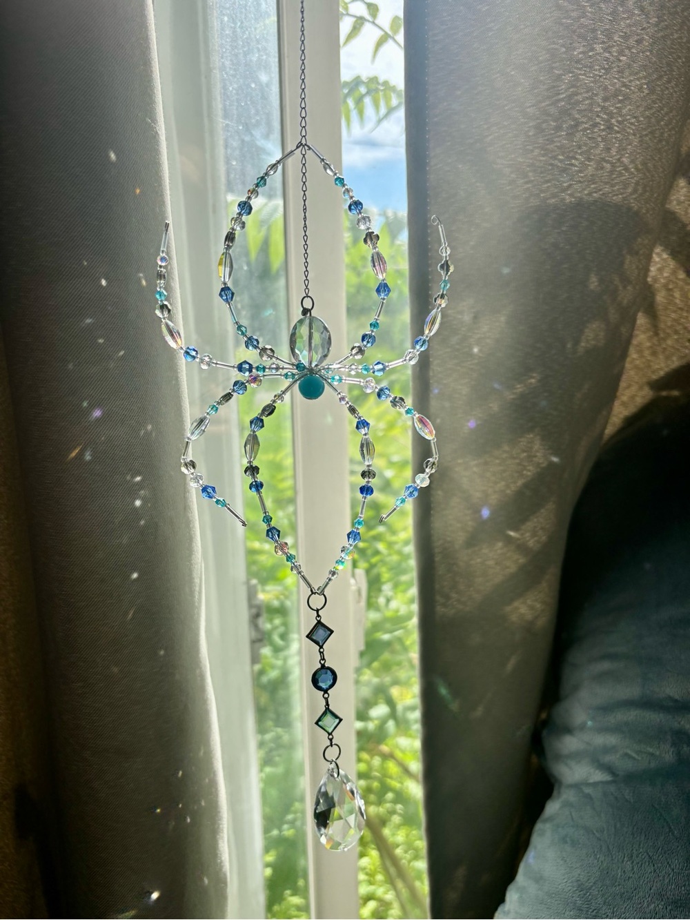 Crystal beaded spider suncatcher. - Picture 10 of 13